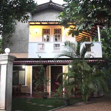 Lionka Guesthouse Mirissa Exterior photo