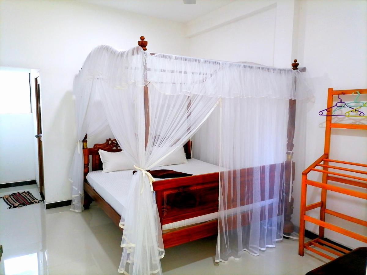 Lionka Guesthouse Mirissa Exterior photo