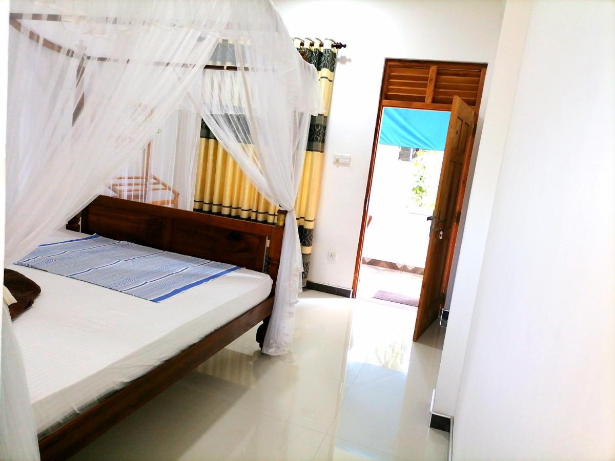 Lionka Guesthouse Mirissa Exterior photo