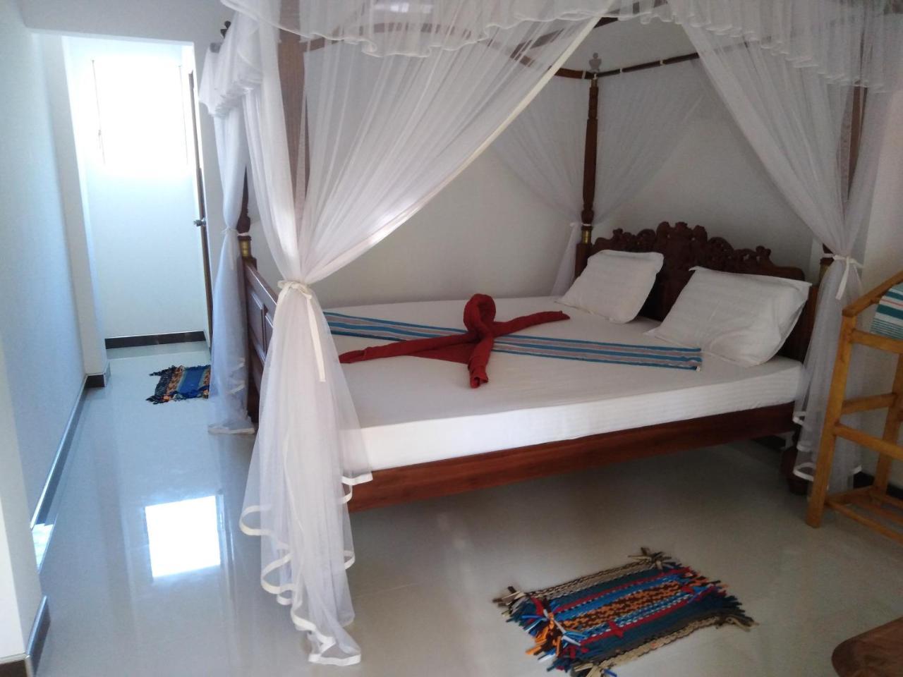 Lionka Guesthouse Mirissa Exterior photo